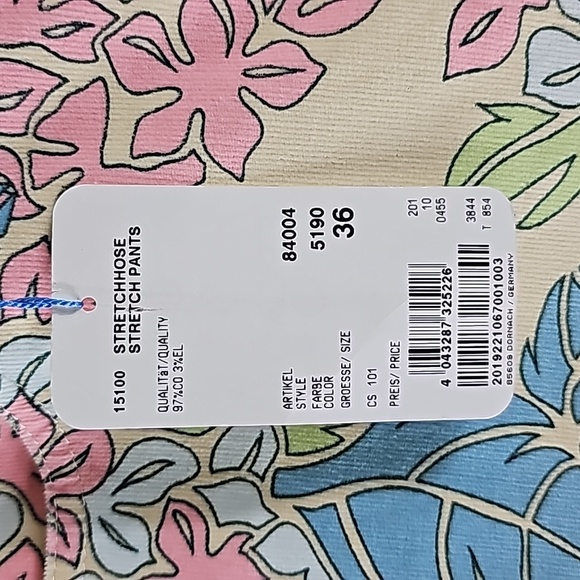 Host Pick- Escada Sport Stretch Pants - Picture 3 of 9